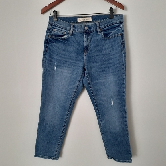 **Host Pick** Gap Distressed Best Girlfriend Jeans - Picture 6 of 6